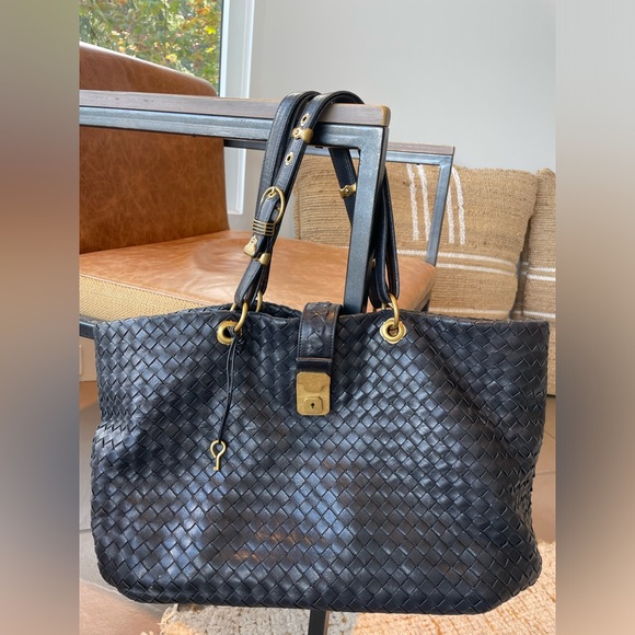 Bottega Veneta Black Woven Leather Tote - Picture 1 of 9